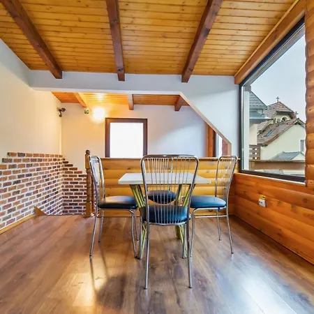 Проживання в сім'ї Casa Ivett *